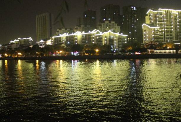 夜色撩人什么意思