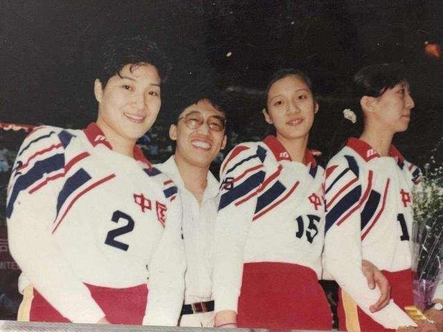 曾经的女排第一美女李月明，一生拥有二段婚姻，50多岁的她现状如何？