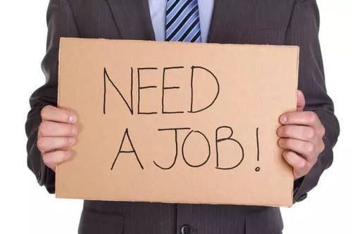 摩擦性失业具体是什么意思?是自愿失业吗?是谁提出来的?