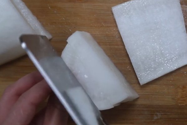 白萝卜怎么切长条？