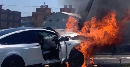 林志颖车祸后进入关键期，大哥称其仍昏迷，事故的原因是什么？