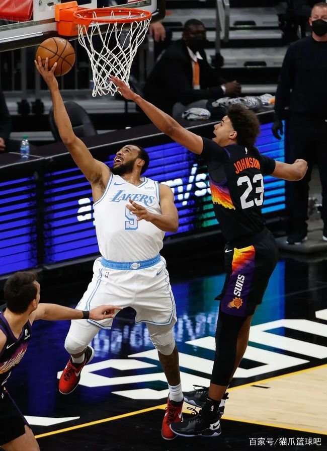 塔伦-霍顿-塔克在球队的位置是什么?