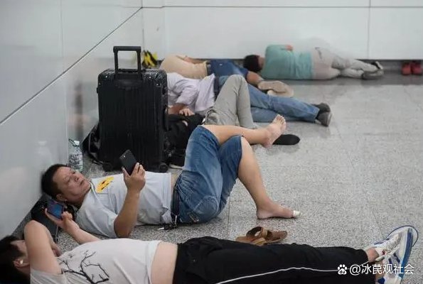 遂宁一超市被三四百个大爷大妈霸占蹭空调，超市负责人是如何处理此事的？