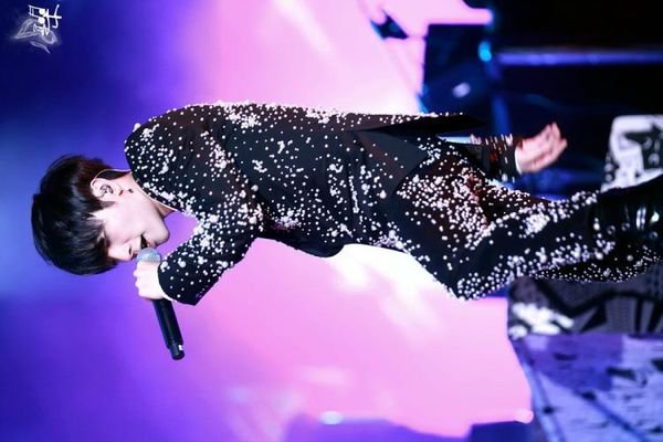 华晨宇帅气头像，，超级酷的那种，，