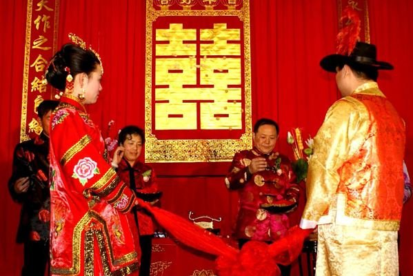 结婚像儿戏的王屹芝,为什么和丈夫刚刚见面就商量着生几个孩子?