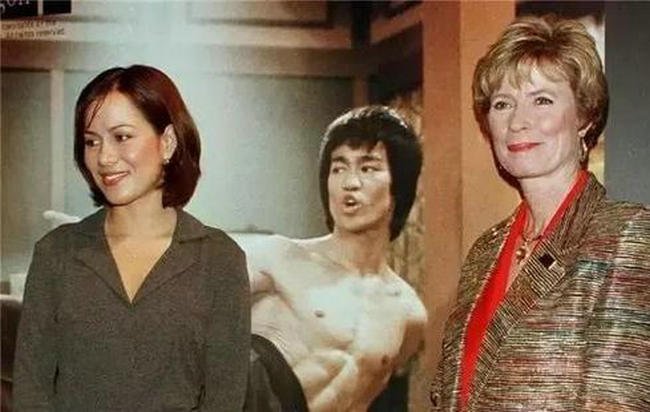 李小龙去世后,唯一留下来的女儿李香凝在美国怎么样?