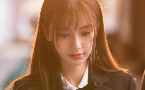 Angelababy回应合照站位，都表达了什么？