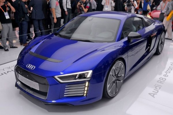 奥迪r8落地价大概多少?