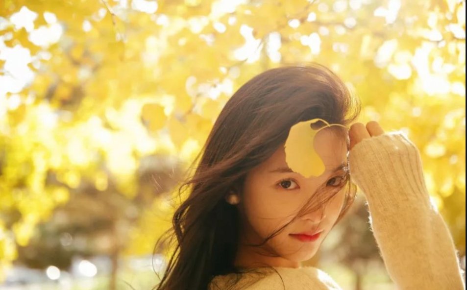 如何评价章若楠的颜值？