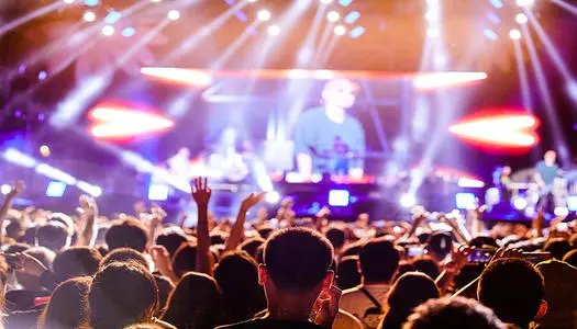 “中国嘻哈第一股”上市3天股价大涨8倍，嘻哈文化的未来将何去何从？