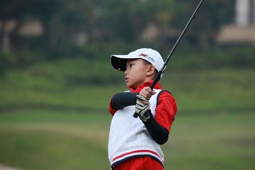 何宜德11岁南京大学毕业,神童速成真的好吗?