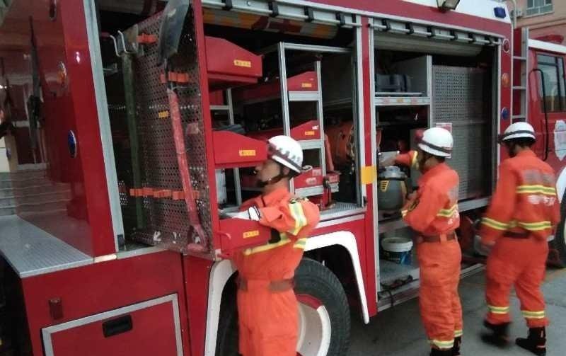 新疆伽师连发多次地震吗？