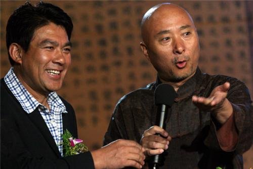 马克龙用四国的语言拜年,成为名人,一定要具备哪些能力?