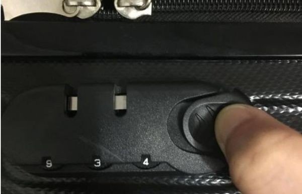 polo tex拉杆箱怎么设密码