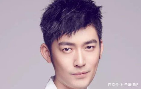 51岁江珊36岁老公近照曝光,他可比前任靳东还要帅,究竟是谁呢?