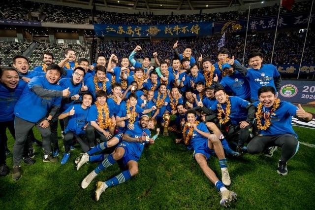 张近东嘉奖苏宁夺冠球员,苏宁夺冠的原因是什么?