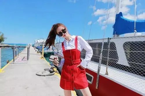 员工夏天穿短裤上班被解雇,员工将其起诉,法院最终是如何判决的?