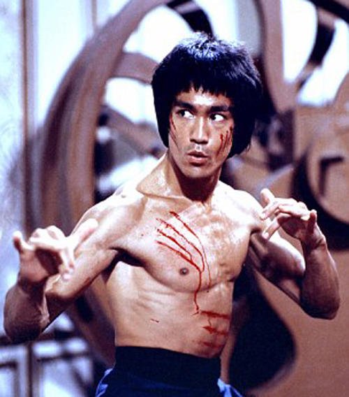 李小龙去世后，唯一留下来的女儿李香凝在美国怎么样？