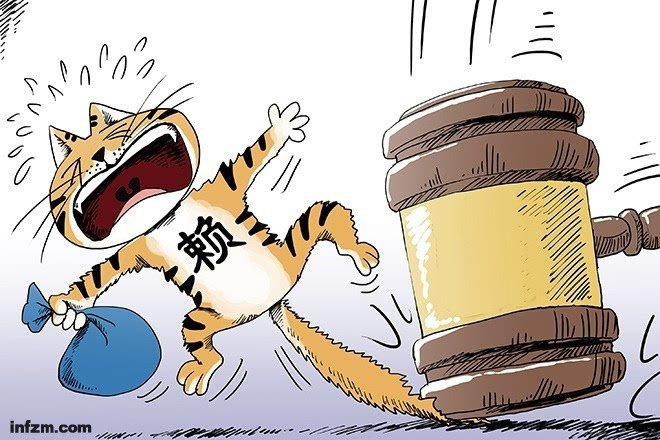 眉山餐厅老板殴打员工，此举的原因是什么？