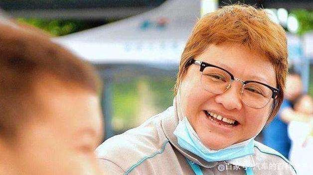 韩红发文力挺易烊千玺,为何却被翻旧账?她曾力挺哪些人呢?