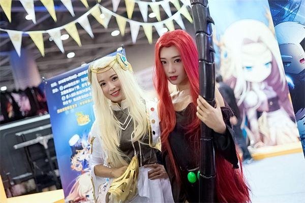 在众多的漫展服饰之中,你最无法接受的服饰是哪些?