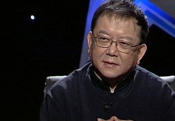 教研室主任、副教授的郑艳东,为何嫁三婚的王刚,还给他生儿子呢?