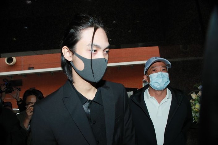 吴孟达刚刚出殡,儿子便遭到了全网暴力,他做了什么?