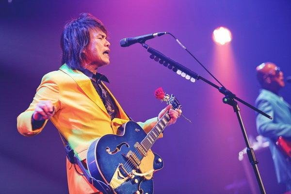 为何人民日报点名周星驰伍佰,为这样的明星点赞?