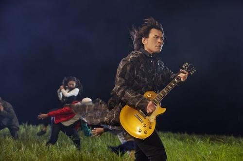 为何人民日报点名周星驰伍佰,为这样的明星点赞?