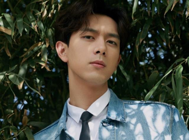 无名指戴戒指不怕粉丝炸毛,李现为什么戴在无名指?