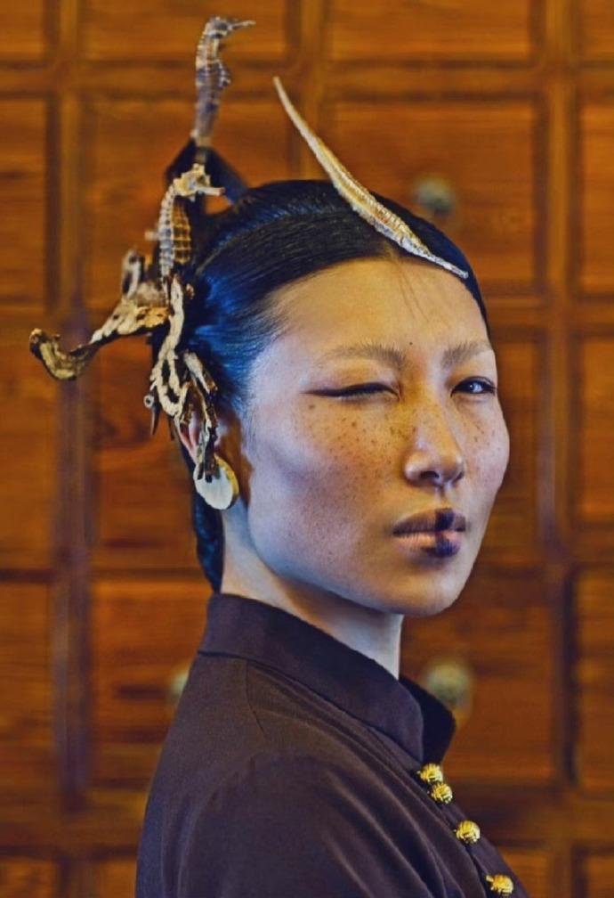 明星摄影师陈漫再惹争议，新图被批丑化亚裔，此事为何会引发众多网友关注？