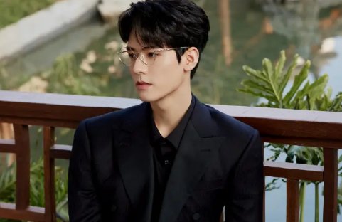 龚俊方紧急辟谣并起诉造谣者,造谣者的行为对龚俊造成了什么影响?