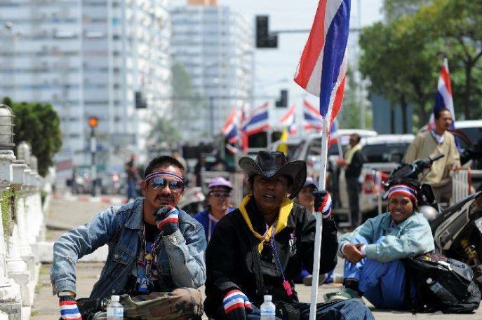 打砸地铁站,点燃大楼,智利首都为何遭受如此暴力?