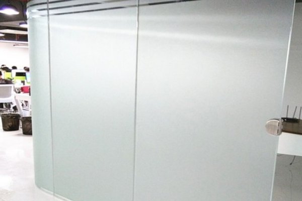 磨砂玻璃跟钢化玻璃的好处区别在哪儿