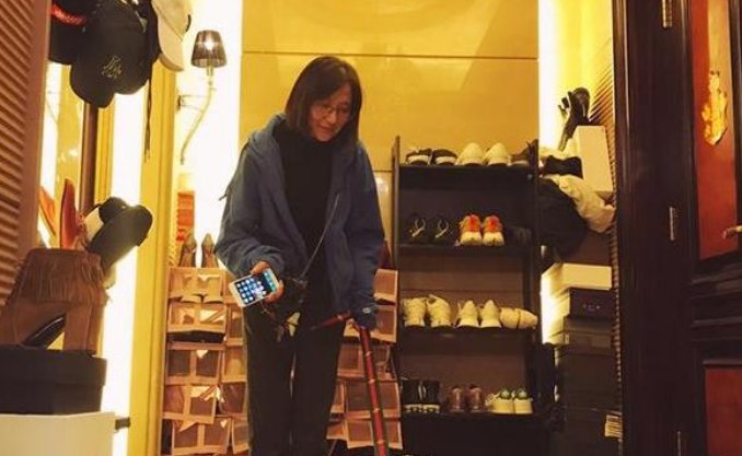 麦迪娜直言姜潮从小到大没有独自一人出过门,姜潮家到底多有钱?