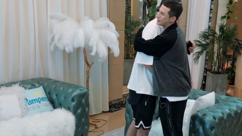 麦迪娜直言姜潮从小到大没有独自一人出过门,姜潮家到底多有钱?