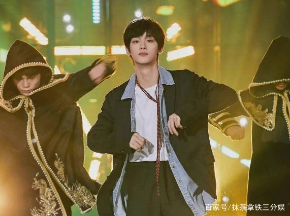 谢娜回归,丁程鑫加入却引发争议,你认为《快乐大本营》还能火多久呢?