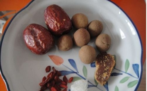 枸杞.红枣.桂圆可以一起泡水喝吗