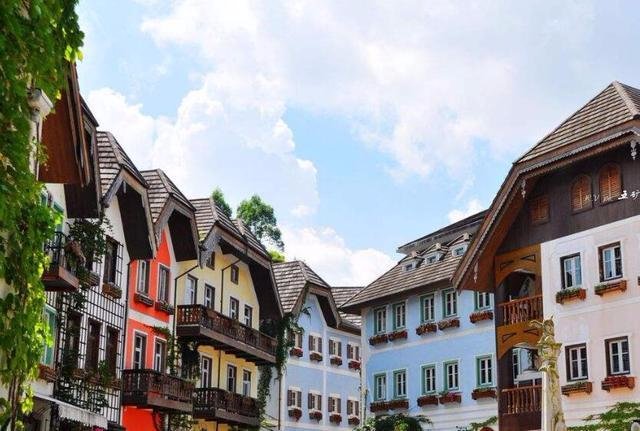 五矿哈斯塔特在什么地方了?有什么好玩的地方么?