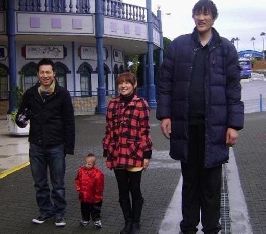 适婚年纪的中国第一巨人，却始终无人问津，究竟为何？