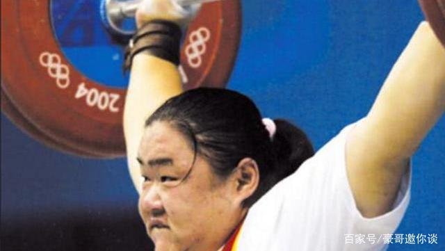 世界举重冠军唐功红，为国争光冒死一举后七窍流血，现在怎么样了？