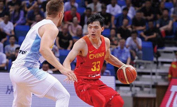 浙江男篮战胜北京男篮，谁的表现出色？