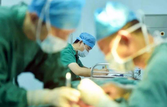 揭肿瘤乱象医生张煜被开除,医院将其开除的理由是什么?