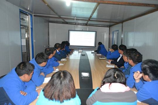 女童被风筝缠卷飞至半空，女童目前的身体状况如何？