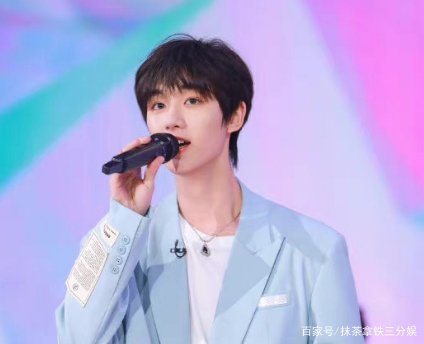 谢娜回归,丁程鑫加入却引发争议,你认为《快乐大本营》还能火多久呢?