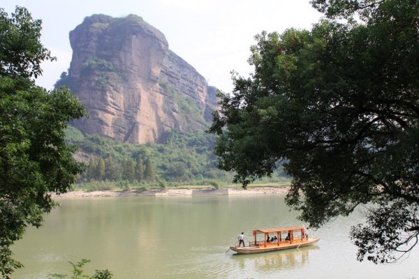 龙虎山仙水岩上为什么会有这么多的崖墓?