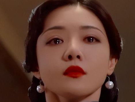 第33届华鼎奖颁出,“小姨妈”邓家佳首度封后,她此前为何一直默默无闻?