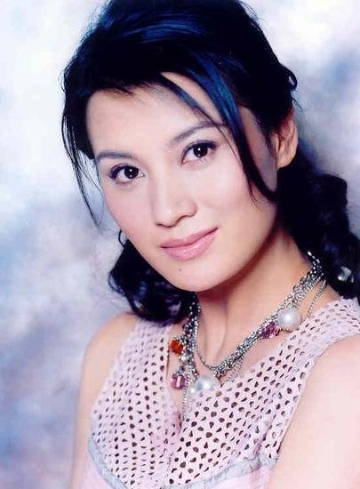 李云龙之后再无经典吗?大器晚成的李幼斌61岁仍游历演艺圈,你怎么看?