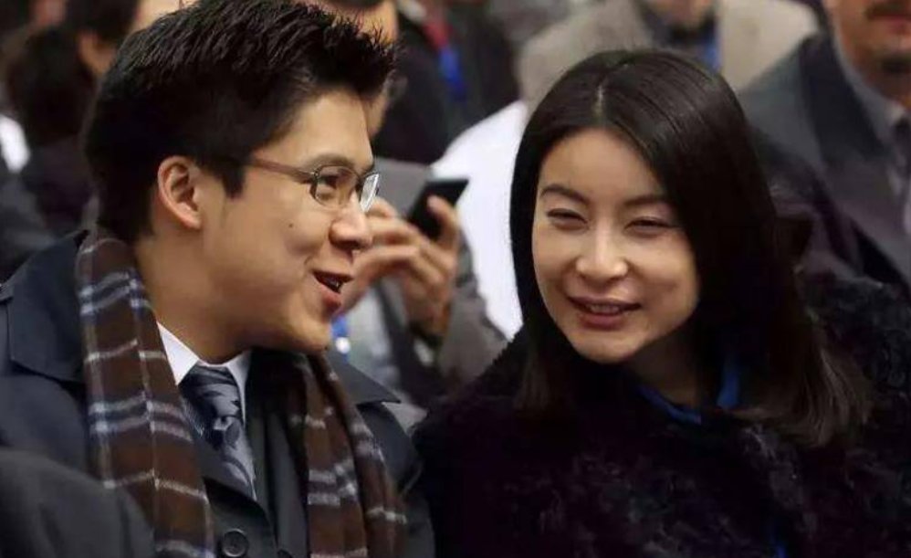 霍启刚生日晒儿女合影，这一家人的颜值有多高？