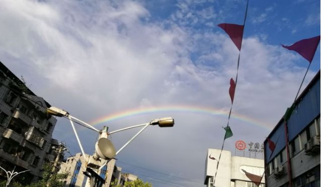 怎样评价王源的新歌《彩虹云朵》?名字是不是太少女心了?